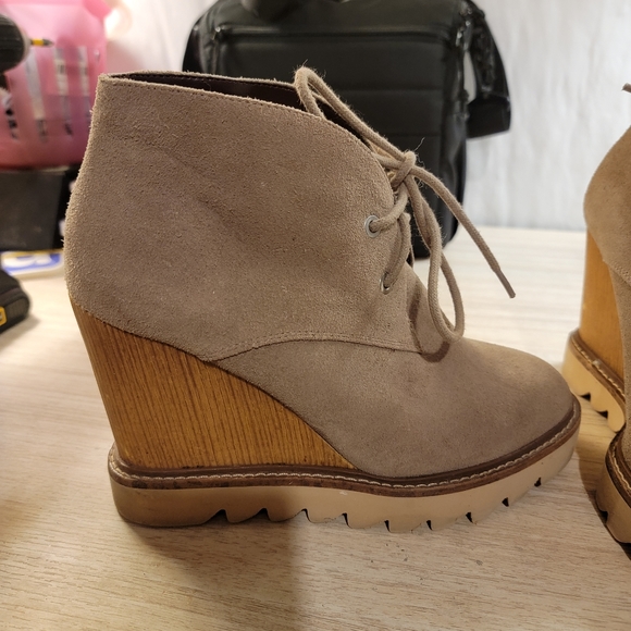 BCBC Wedge Boot - Picture 2 of 9